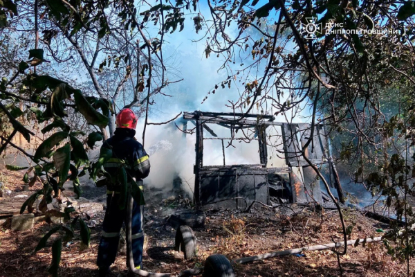 У неділю на Криворіжжі горіли будинки та автомобілі: що відомо про постраждалих2