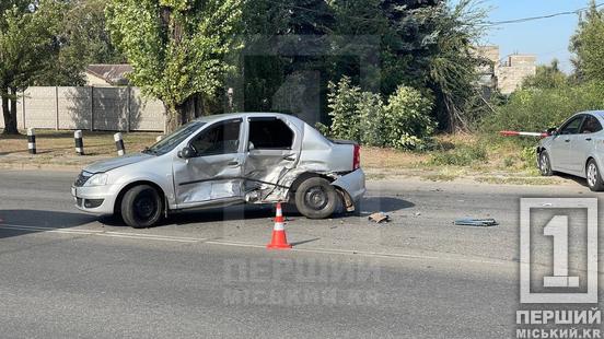 Водій головою розбив лобове скло: у Кривому Розі на Дніпровському шосе ДТП з Renault і Hyundai1