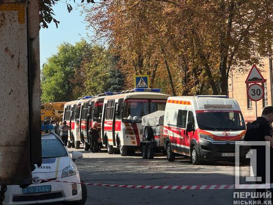 З-під завалів будівлі поліції дістали загиблу жінку: оновлені дані про прильот у Кривому Розі2