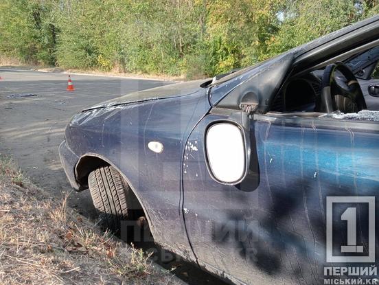 Занесло на повороті: у Кривому Розі на 5-му Зарічному автівка перекинулась на дах3