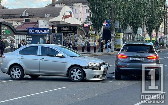 Відбулися легким переляком: на проспекті Металургів ДТП за участі Audi та Mitsubishi