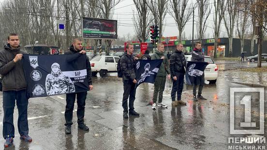 Полеглі житимуть у нашій пам’яті вічно: 98-ий квартал зупинився у хвилину мовчання1