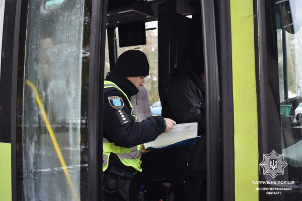 З вини водіїв автобусів на Дніпропетровщині сталося 26 ДТП, у яких загинуло семеро людей3