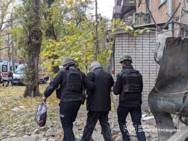 Зруйнований житловий будинок, є поранені: 11 листопада росіяни вдарили по Кривому Рогу балістикою4