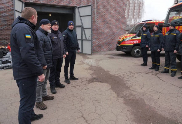 Місто - своїм рятувальникам. За підтримки керівництва Кривого Рогу підрозділи ДСНС у 2024 році придбали спеціалізоване обладнання, матеріали, комплекти форми - які є безцінними під час порятунку та надання допомоги постраждалим внаслідок ворожих ударів та7