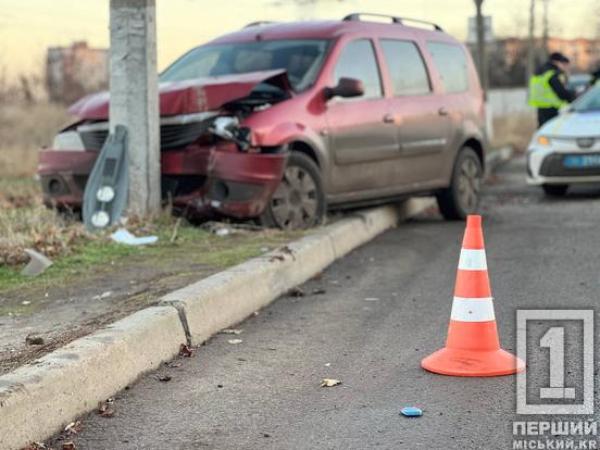 Викручувалися, аби не зачепити інших: у місті сталася ДТП з Renault та Mazda1