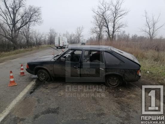 Раптові кульбіти на трасі: на повороті на Інгулець перекинувся легковик1