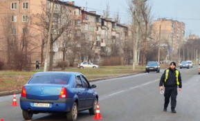 У Кривому Розі чоловік потрапив під колеса автівки. Його госпіталізували з травмами0