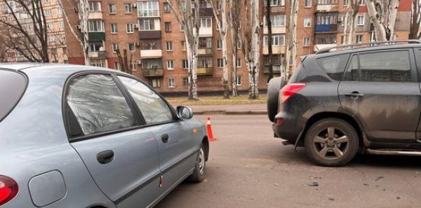 У Кривому Розі на вулиці Гетьманській зіткнулися два легковика0