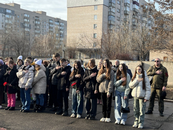 У Кривому Розі відкрили меморіальні дошки полеглим у боях з росіянами Захисникам2