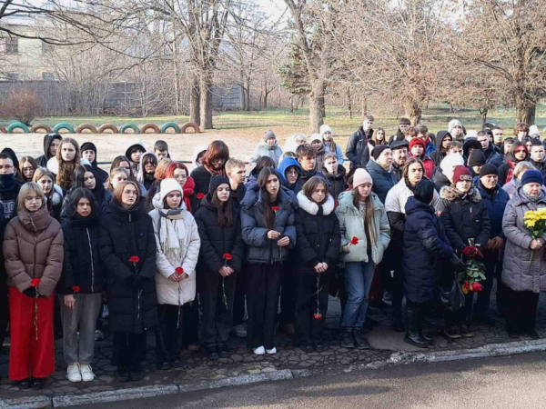 У Кривому Розі відкрили меморіальні дошки загиблим Захисникам Вадиму Суковенку та Євгену Безверхньому5