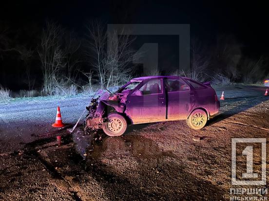 Потужний «лоб в лоб» між Renault і Lada: поблизу Інгульця аварія відправила трьох людей на лікарняні ліжка3