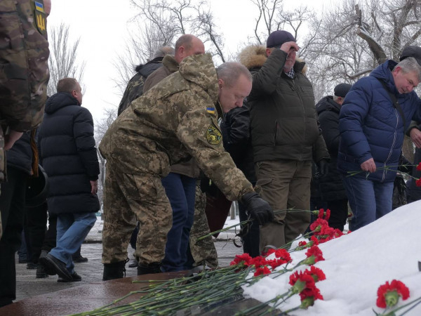 У Кривому Розі мешканці вшанували пам'ять полеглих воїнів1