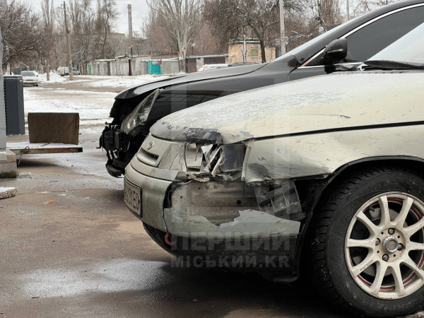 У Кривому Розі в ДТП потрапили таксі і легковий автомобіль0