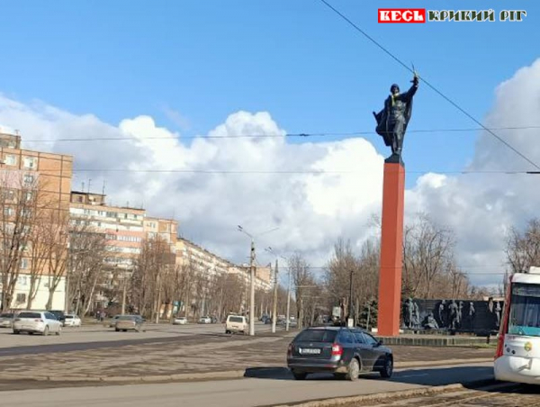 Монумент Перемоги на пр. Миру Кривого Рогу