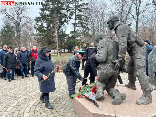 Покладання квітів до пам’ятника в Кривому Розі учасникам бойових дій у Афганістані