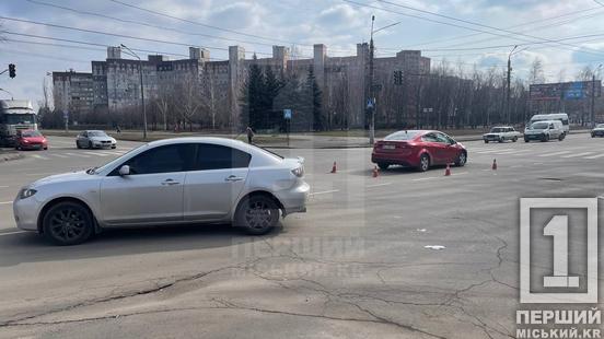 На місці було дві швидких допомоги: у районі міськвиконкому не розминулися два легковики6