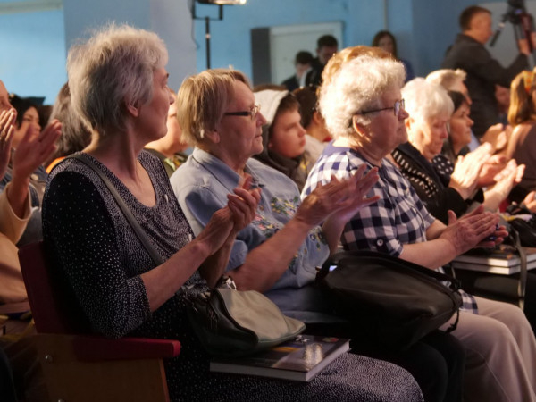 О. Вілкул: Вони живі, поки ми їх пам’ятаємо. Іменаполеглих Героїв - назавжди в наших серцях, а відтепер - і закарбовані на сторінках «КНИГИ ПАМ’ЯТІ»1