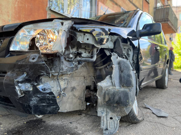 У Кривому Розі на перехресті вулиць Кропивницького та Військового тилу сталася серйозна дорожня аварія: постраждала дитина та двоє дорослих0