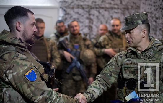 Ворожі атаки не зламали його мужність: Сирський вручив «Хрест хоробрих» сержанту з криворізької 129-ої ОБр ТРО