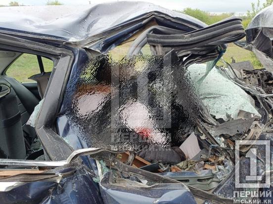 Моторошна автотроща біля Софіївки: зіткнення BMW та «Камазу» забрало життя двох молодих людей4