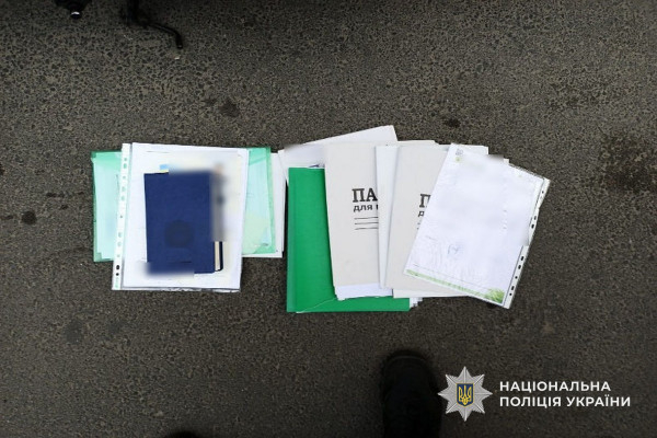 На Дніпропетровщині працівники лікарень влаштували схему продажу фіктивних довідок військовозобов'язаним для ухилення від мобілізації2