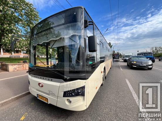 Напружений ранок і ситуація на автошляху: на вул. Вільної Ічкерії Toyota не поділила дорогу з автобусом1