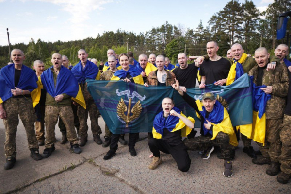 Наші вдома: семеро захисників з Криворіжжя повернулися з ворожого полону1