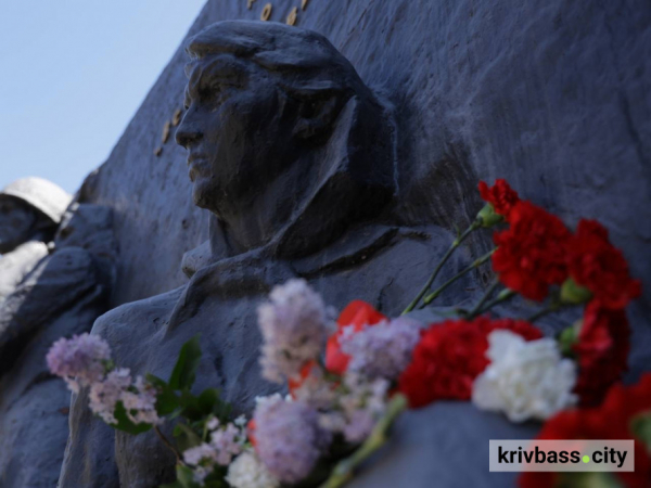 Пам’ятаємо і дякуємо за Перемогу: криворіжці вшанували полеглих у боротьбі з нацизмом у Другій Світовій війні3