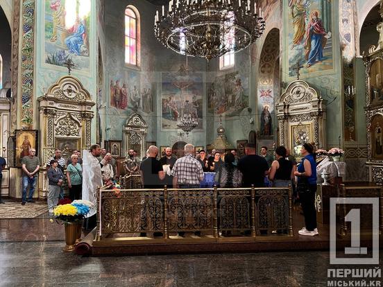 Справжній воїн, патріот і надійна опора:криворіжці провели в останню путь Героя Костянтина Бельмаса3