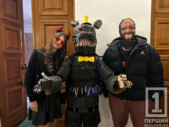 «Частування чи покарання»: молодь Кривого Рогу відзначила Ґеловін яскравою костюмованою вечіркою4