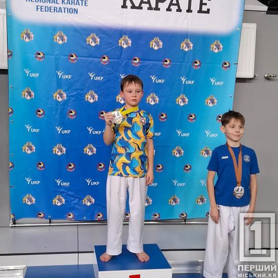 Криворізькі каратисти знову серед найкращих: вибороли 11 медалей у Дніпрі5