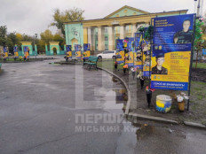 На Алеї Слави крадуть квіти, присвячені полеглим захисникам1