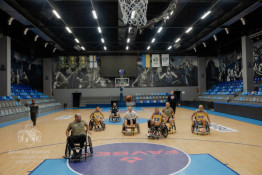 На Дніпропетровщині новостворена команда з баскетболу на кріслах колісних зібралась на перше тренування3