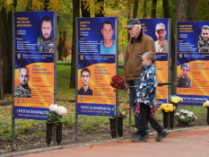 О. Вілкул: Місто завжди пам’ятатиме, якою ціною виборюється наша свобода.  У Центрально-Міському районі відкрили вже четверту Алею  Слави  5