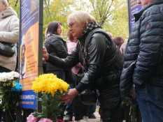 О. Вілкул: Місто завжди пам’ятатиме, якою ціною виборюється наша свобода.  У Центрально-Міському районі відкрили вже четверту Алею  Слави  4