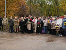 О. Вілкул: Місто завжди пам’ятатиме, якою ціною виборюється наша свобода.  У Центрально-Міському районі відкрили вже четверту Алею  Слави  2