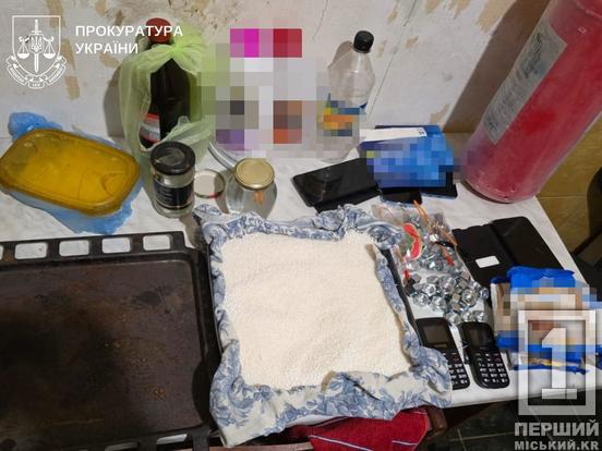 Планували кривавий теракт заради 600 доларів: на Дніпропетровщині затримали військового-СЗЧ та цивільну жінку2