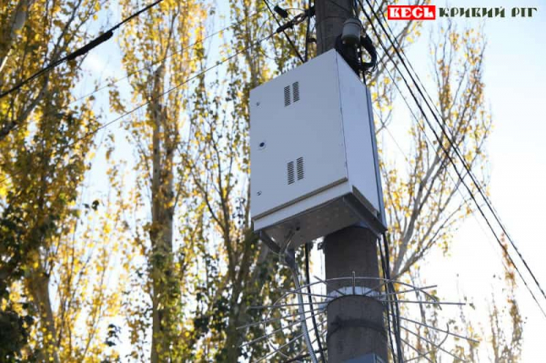 Джерело безперебійного живлення світлофора на перехресті в Кривому Розі