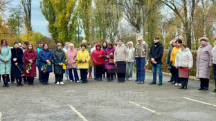 У криворізькій гімназії №84 відкрили дві меморіальні дошки на честь випускників1