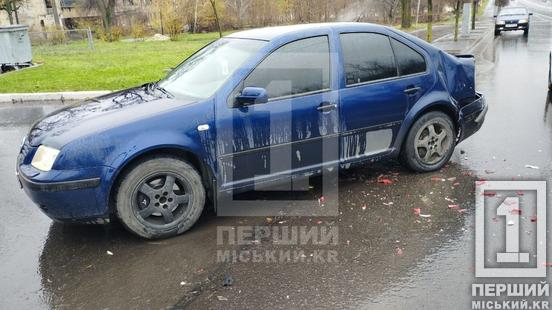 Четверговий «бум» ДТП продовжується: на проспекті Металургів Volkswagen не поділив дорогу з тролейбусом2