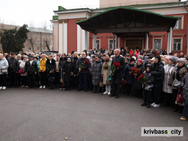 Герої серед нас: у Покровському районі відкрили Алею Слави3