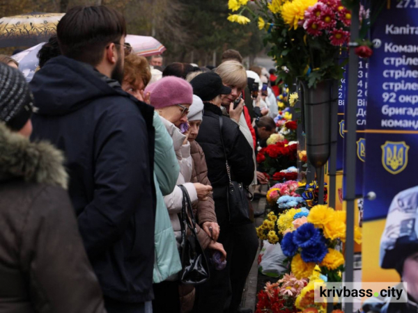 Герої серед нас: у Покровському районі відкрили Алею Слави2