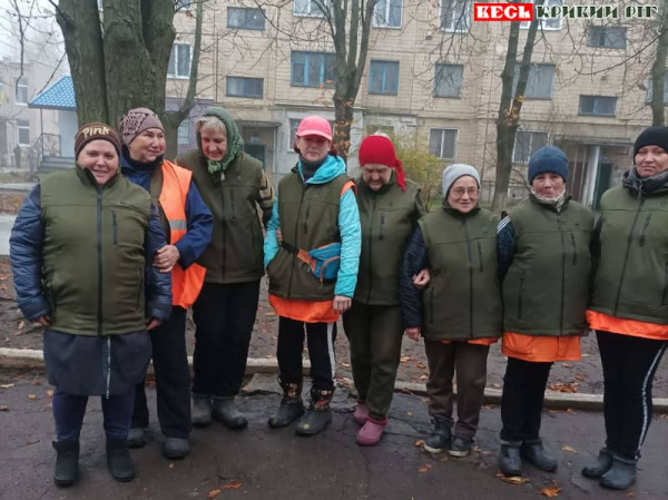 Комунальниці Нивотрудівської громади Криворізького р-ну в куртках з підігрівом