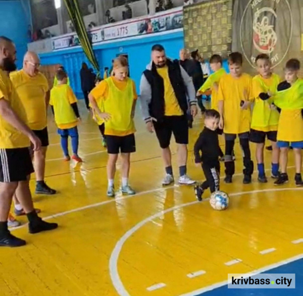 Команда «Нескорені» знову на п’єдесталі: у Кривому Розі відбулися ветеранські змагання з футзалу 3