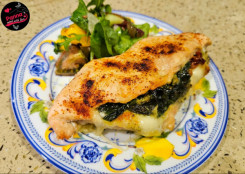 Кулінарний блог А. Паукової: Супер соковита запечена курочка з песто, моцарелою, шпинатом та в'яленими томатами0