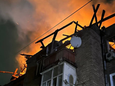 Масована атака дронами на Кам’янське: поранені люди, пожежі та руйнування1