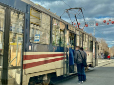 На Червоній пасажир натравив собаку на водійку трамвая: жінка отримала укуси0