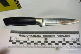 На Дніпропетровщині чоловік вдарив перехожого ножем під час сварки0