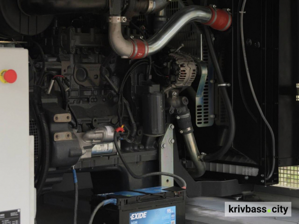 На вулицях Кривого Рогу з’явився новий гібридний тролейбус: як курсуватиме транспорт 5